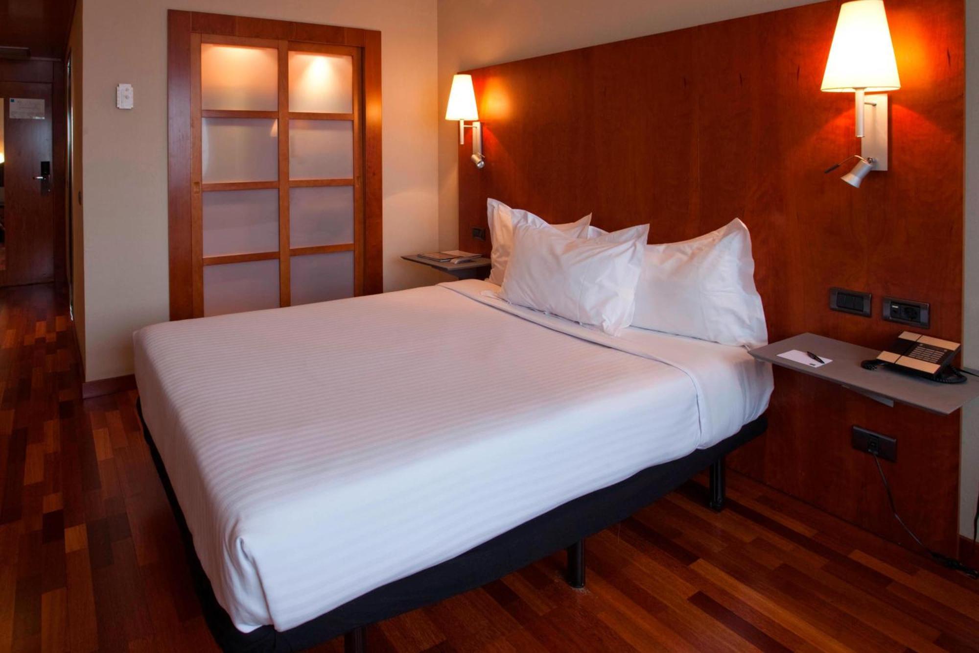 AC Hotel Guadalajara by Marriott, Spain Bagian luar foto