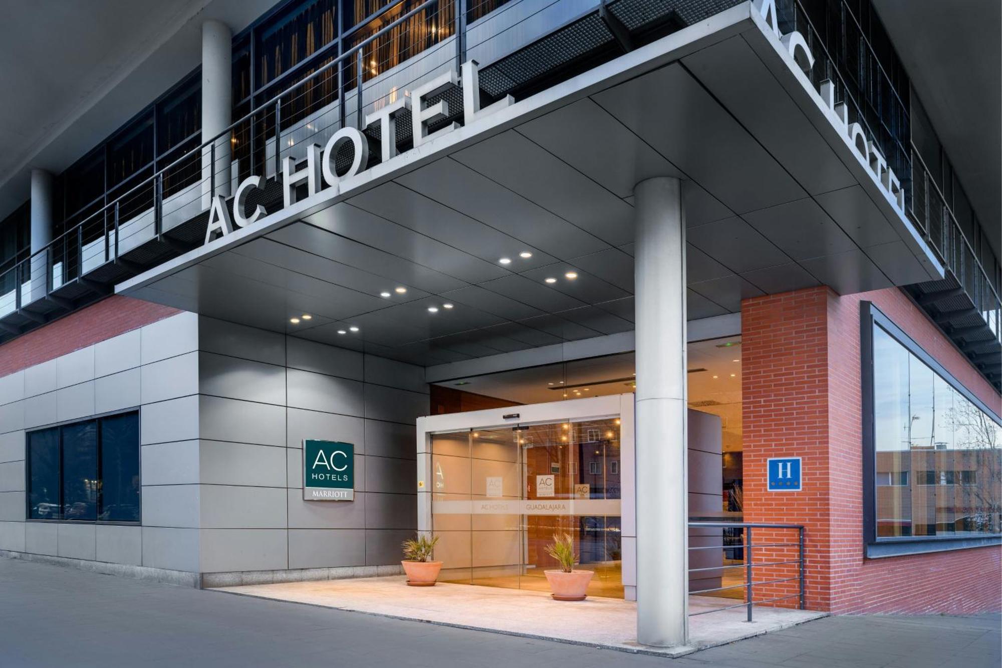 AC Hotel Guadalajara by Marriott, Spain Bagian luar foto
